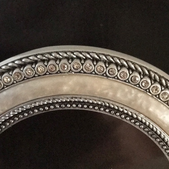 NIB Bombay Vintage Round Silver Rhinestone Picture Frame 3.5 inches x 3.5 inches - Picture 5 of 8